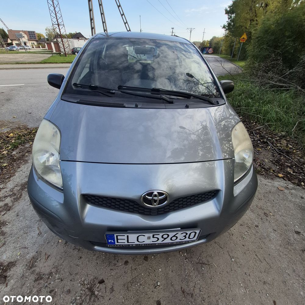 Toyota Yaris - 1