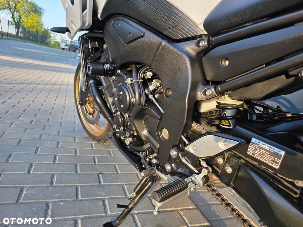 Yamaha FZ8 - 25