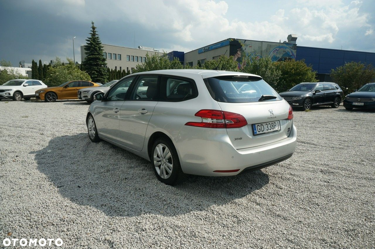 Peugeot 308 - 8