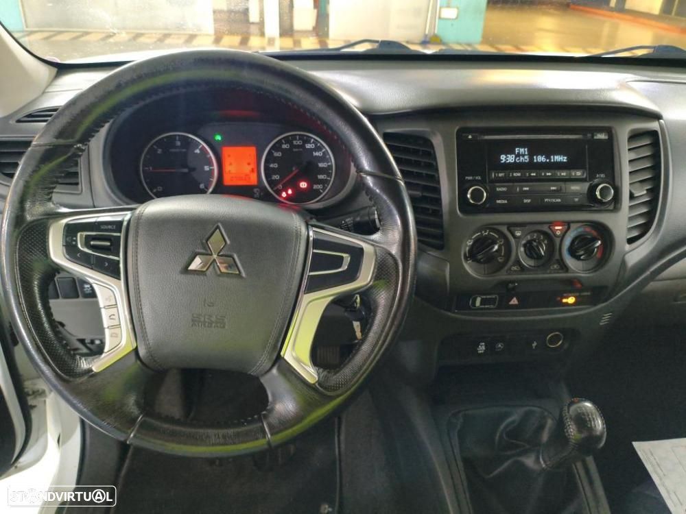 Mitsubishi L200 2.4 DI-D Club Invite 4WD - 6