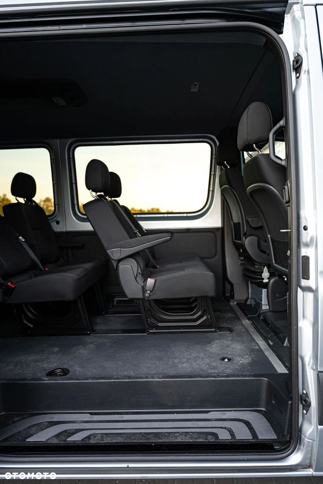 Mercedes-Benz Sprinter - 17