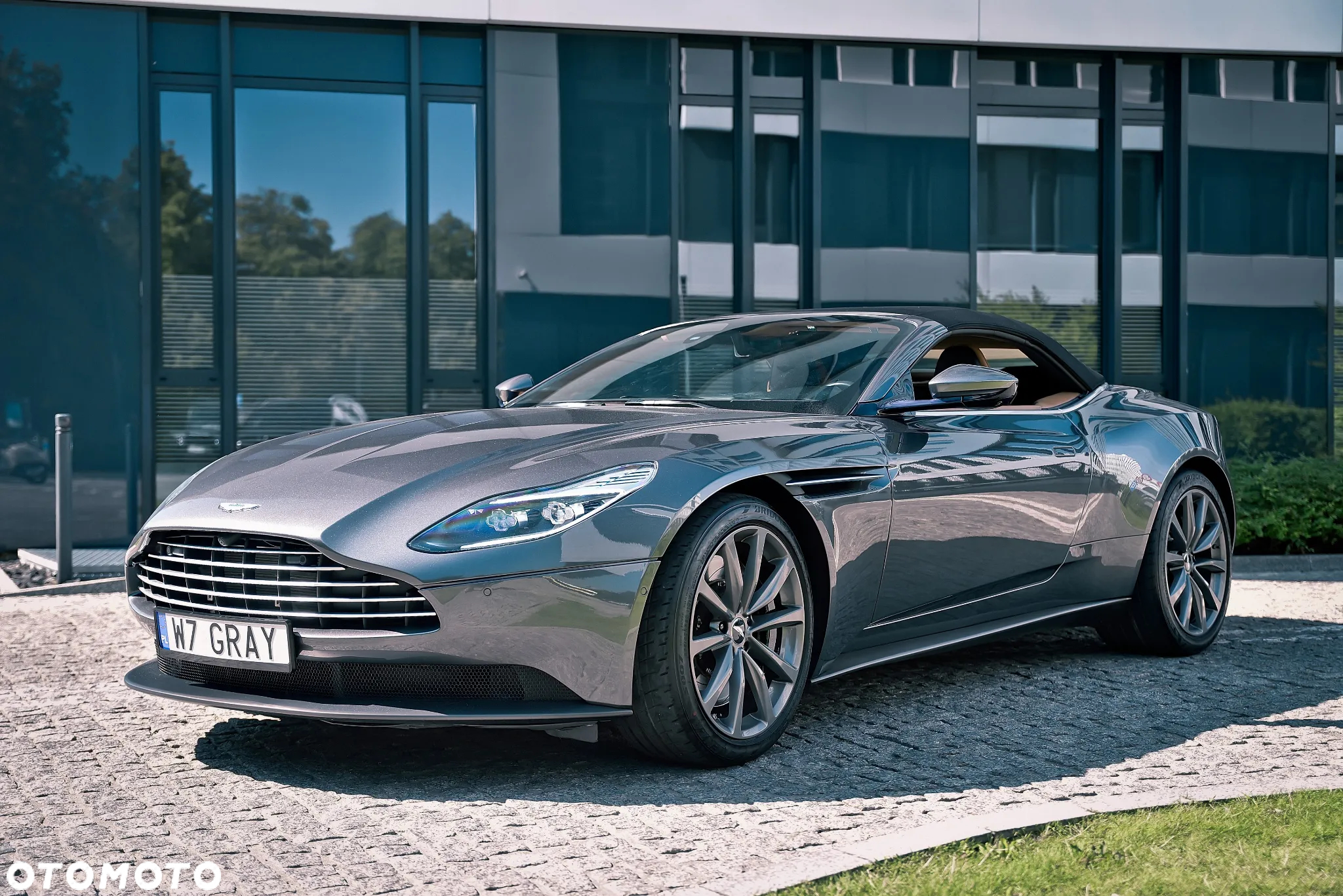 Aston Martin DB11 V8 Volante - 23