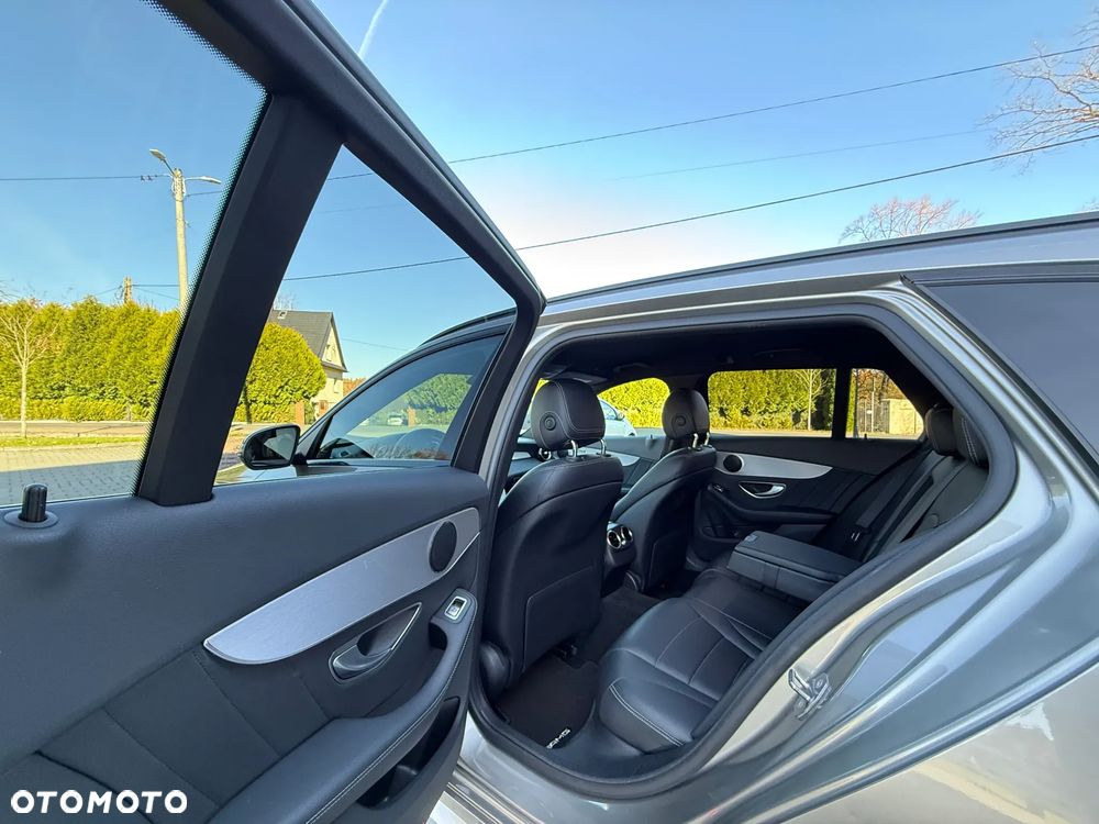 Mercedes-Benz Klasa C 180 T 9G-TRONIC AMG Line - 20