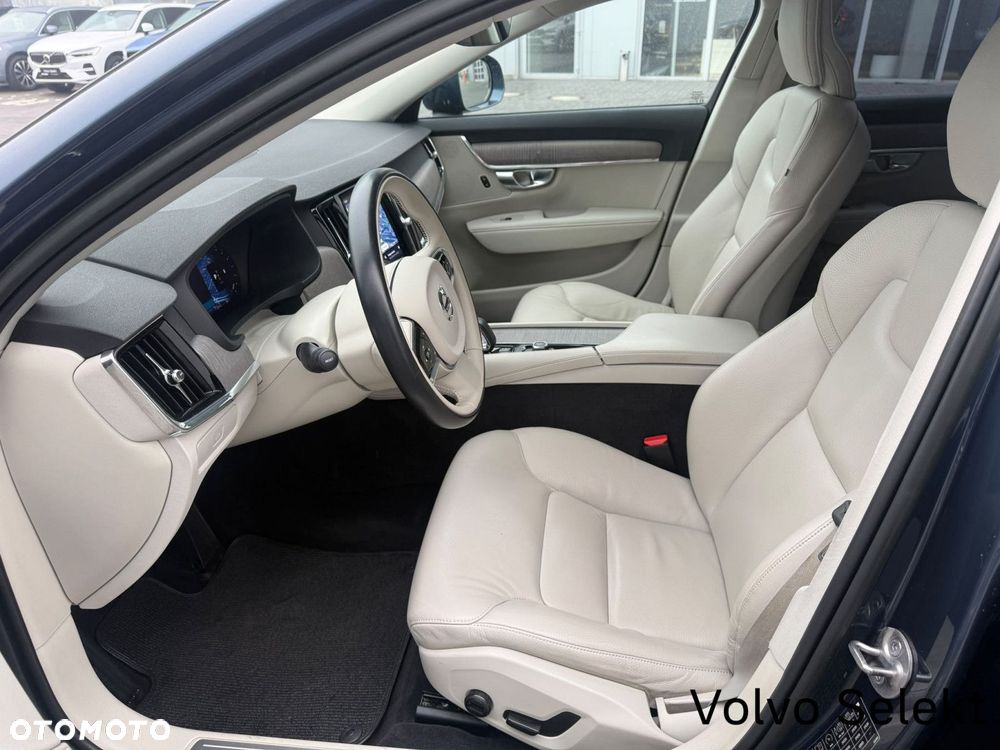 Volvo V90 Cross Country - 11