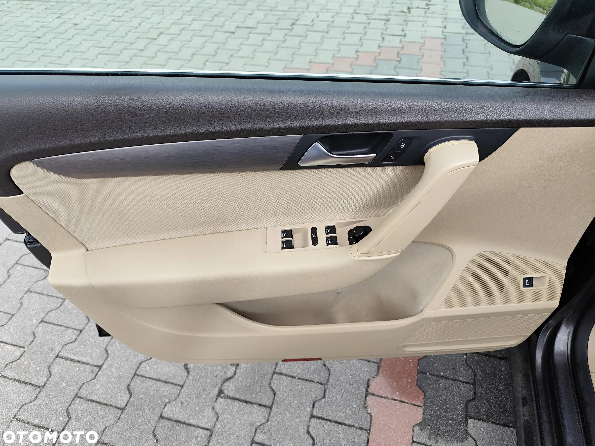 Volkswagen Passat 1.6 TDI DPF BlueMot Comfortline - 14