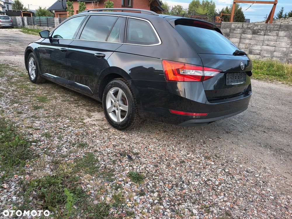 Skoda Superb 1.6 TDI Ambition - 5