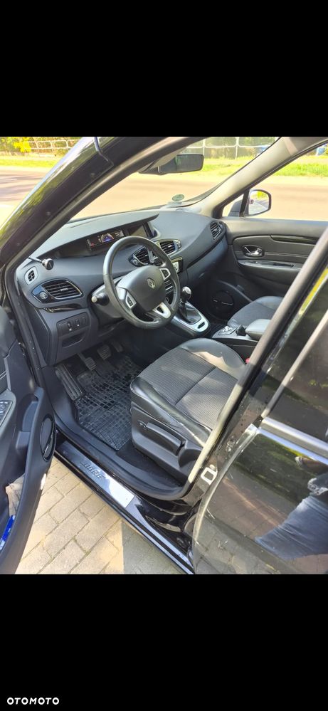 Renault Scenic 2012 photo 4