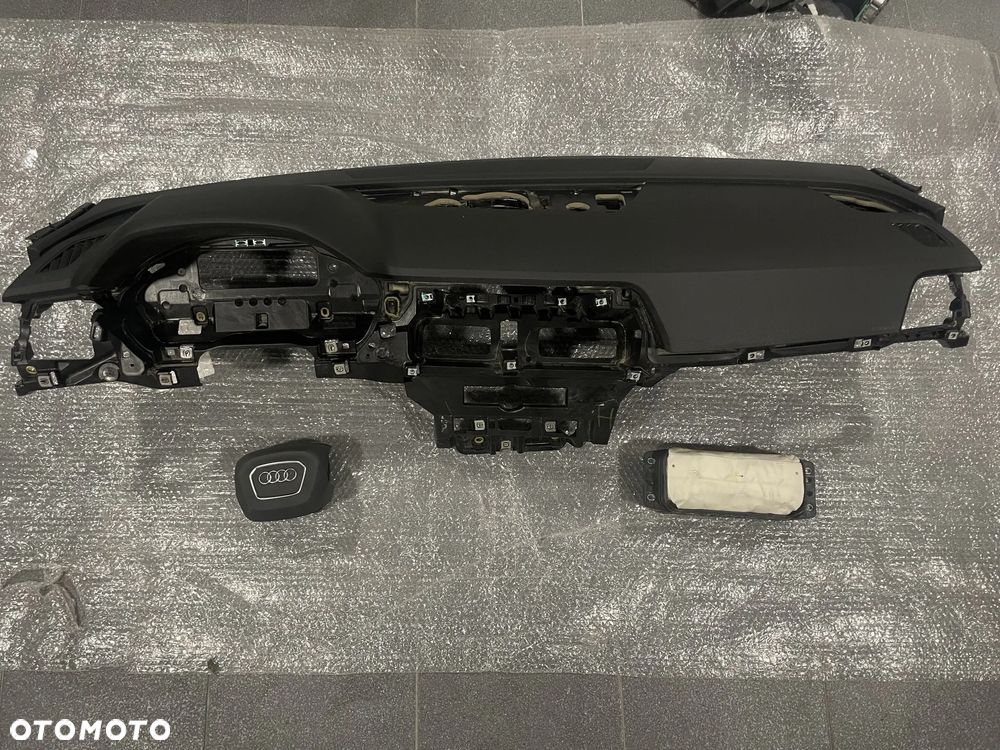 Audi Q5 80A konsola+poduszki. - 1