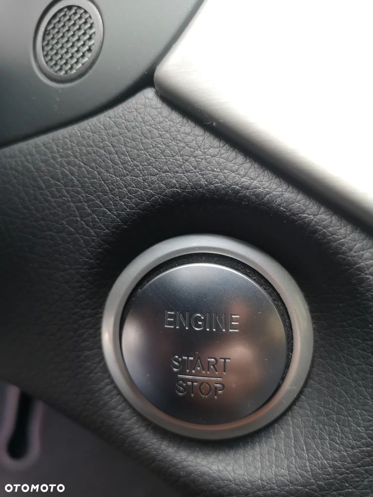 Mercedes-Benz GLA 220 4-Matic AMG Line - 12