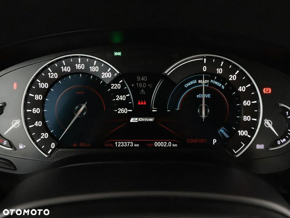 BMW Seria 5 530e iPerformance - 24