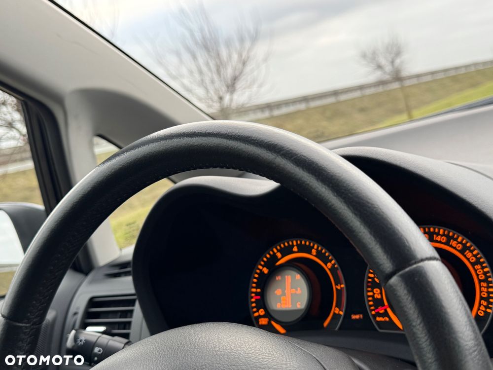 Toyota Auris 1.6 VVT-i Executive - 34