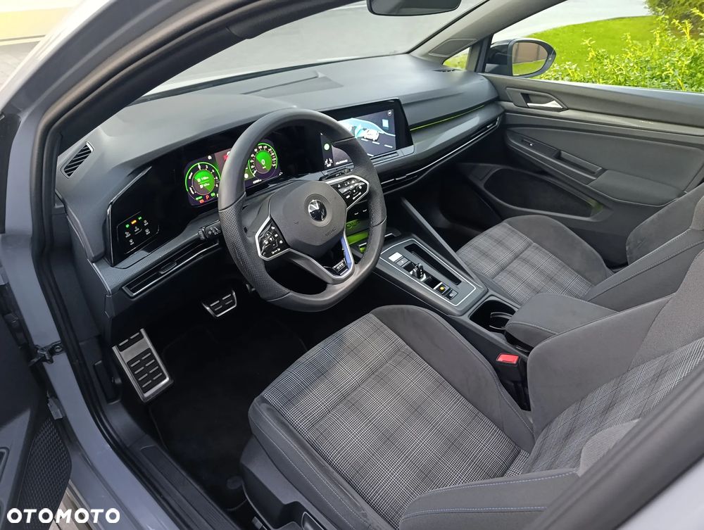 Volkswagen Golf - 18