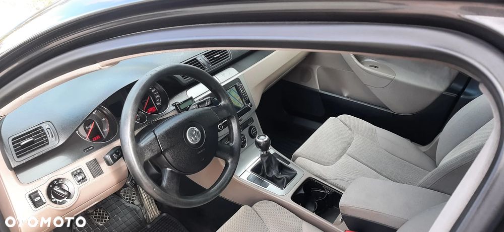 Volkswagen Passat Variant 2.0 TDI DPF Exclusive - 12