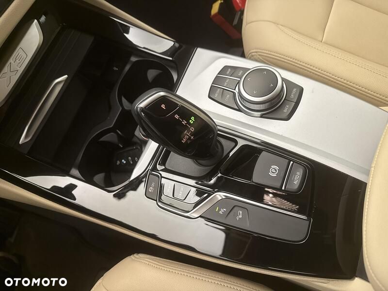 BMW X3 xDrive20d - 17