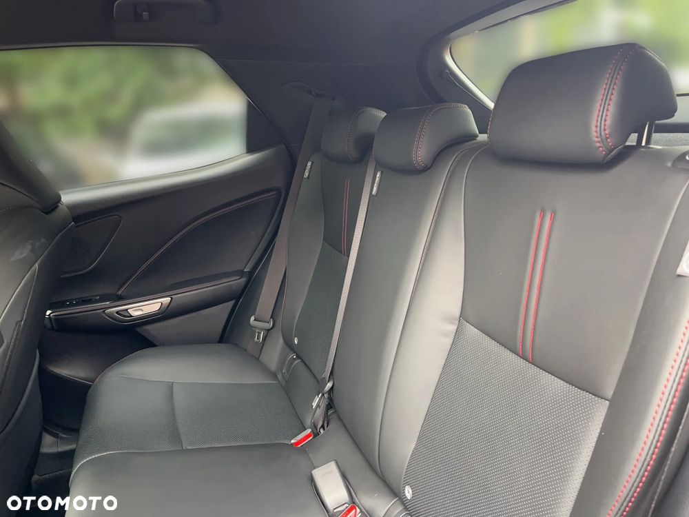 Lexus LBX 1.5 Hybrid Emotion - 6