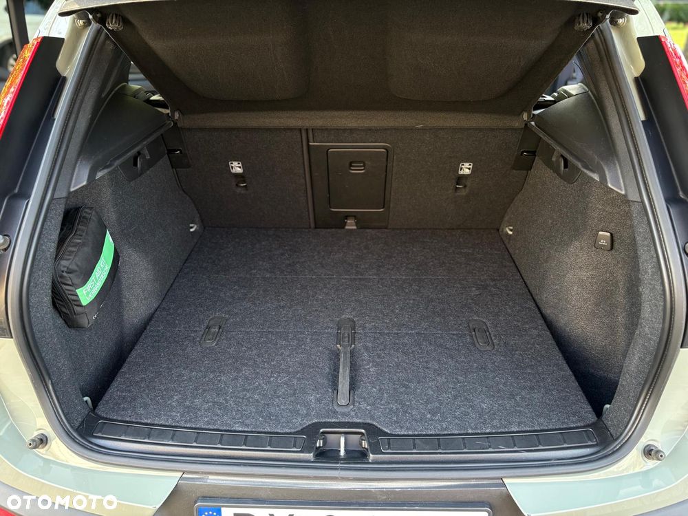 Volvo XC 40 B3 Plus Dark - 6