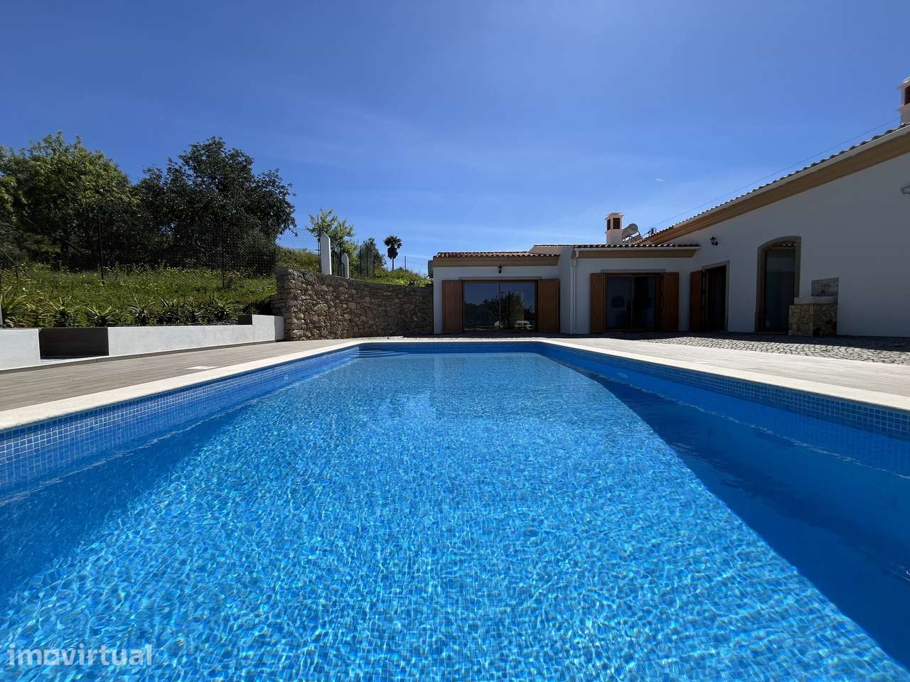 Moradia T4 com piscina e vistas mar em São Brás de Alportel - Grande imagem: 4/37