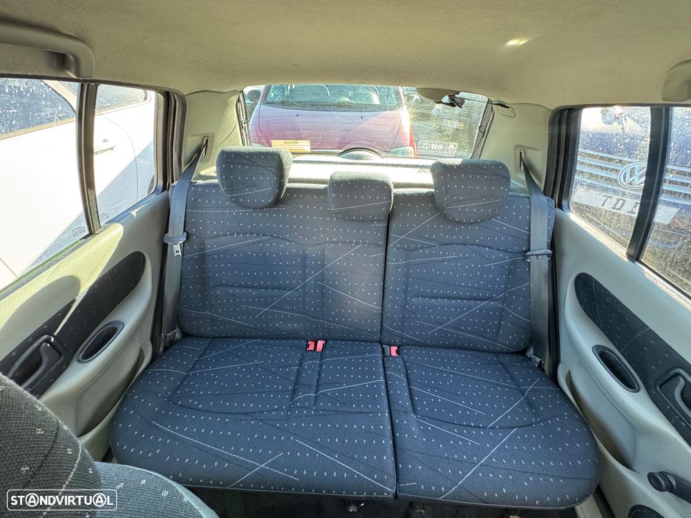 Renault Clio 1.2 16V Expression - 6