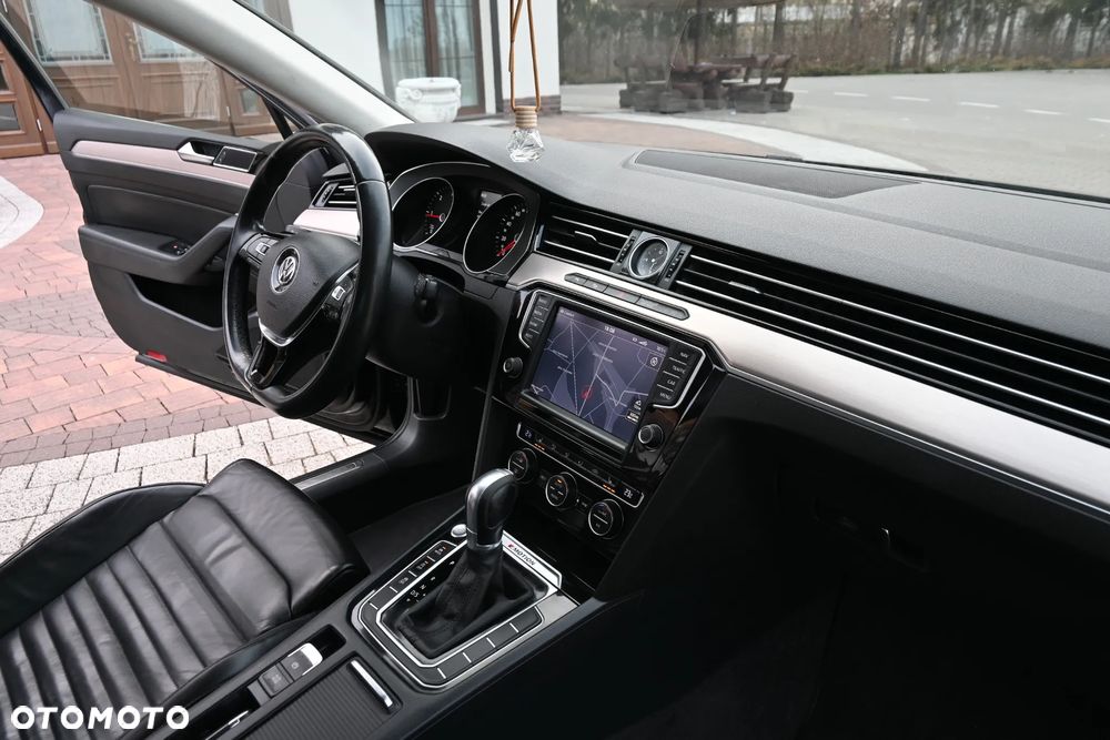 Volkswagen Passat 2.0 TDI SCR (BlueMotion Tech) 4Motion D Highline - 29