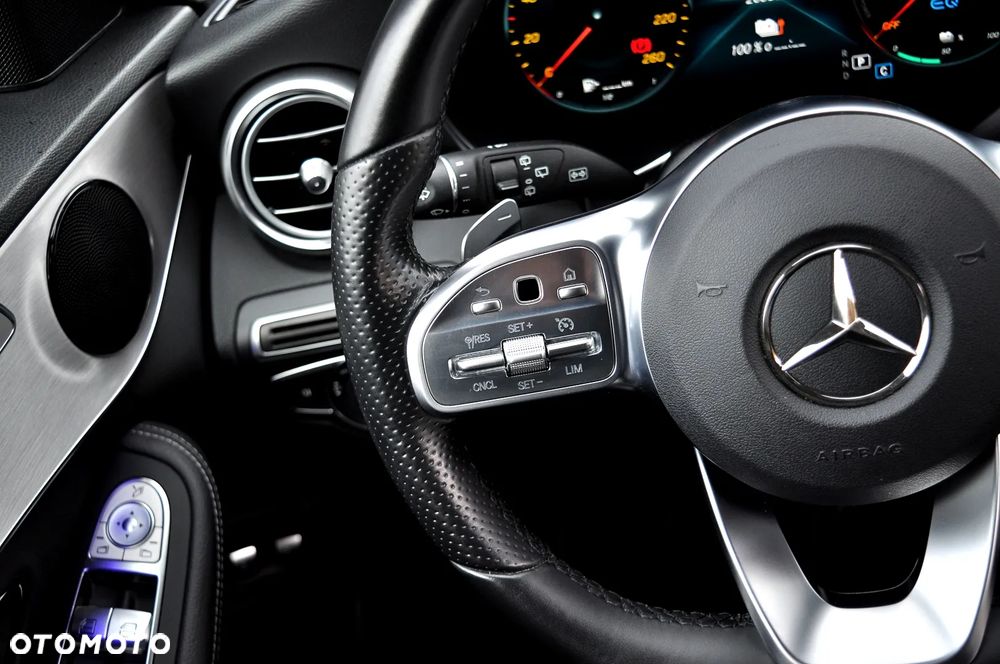 Mercedes-Benz Klasa C 300 9G-TRONIC AMG Line - 26