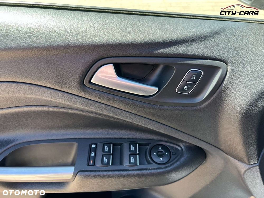 Ford Kuga - 34