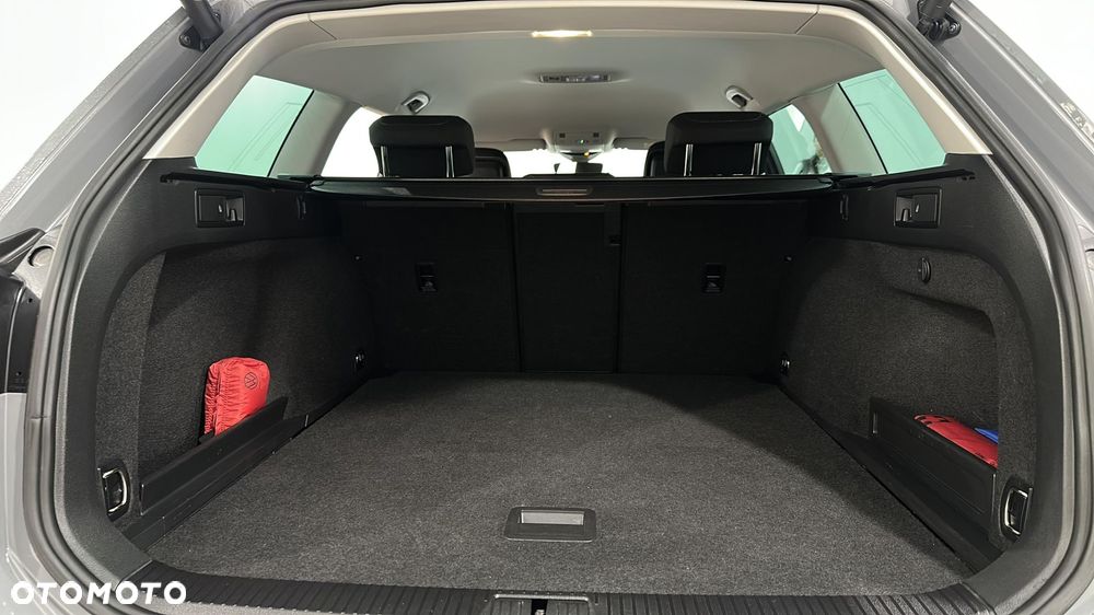 Volkswagen Passat Variant 2.0 TDI EVO Business DSG - 11