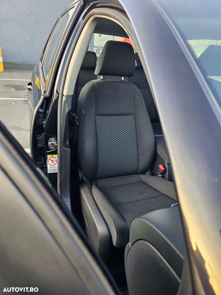 Volkswagen Golf 1.6 TDI BlueMotion Technology DPF Comfortline - 18