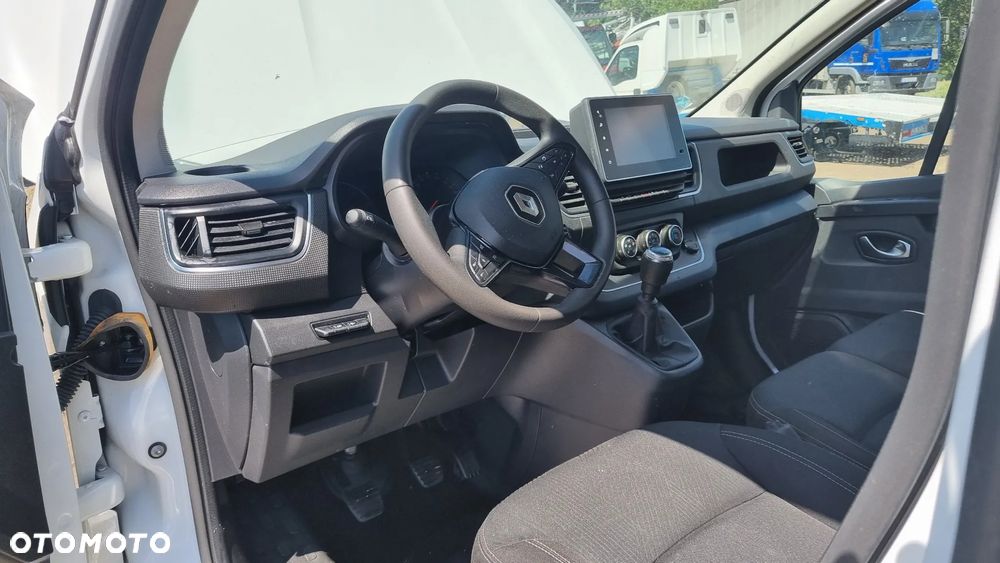 Renault Trafic - 28