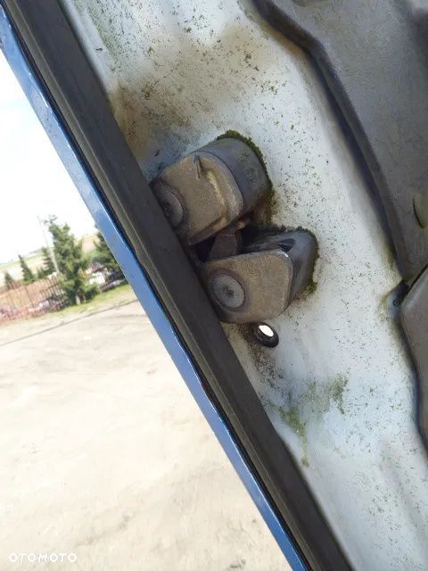 MB 100 W631 SZYBA DRZWI LEWA - 7