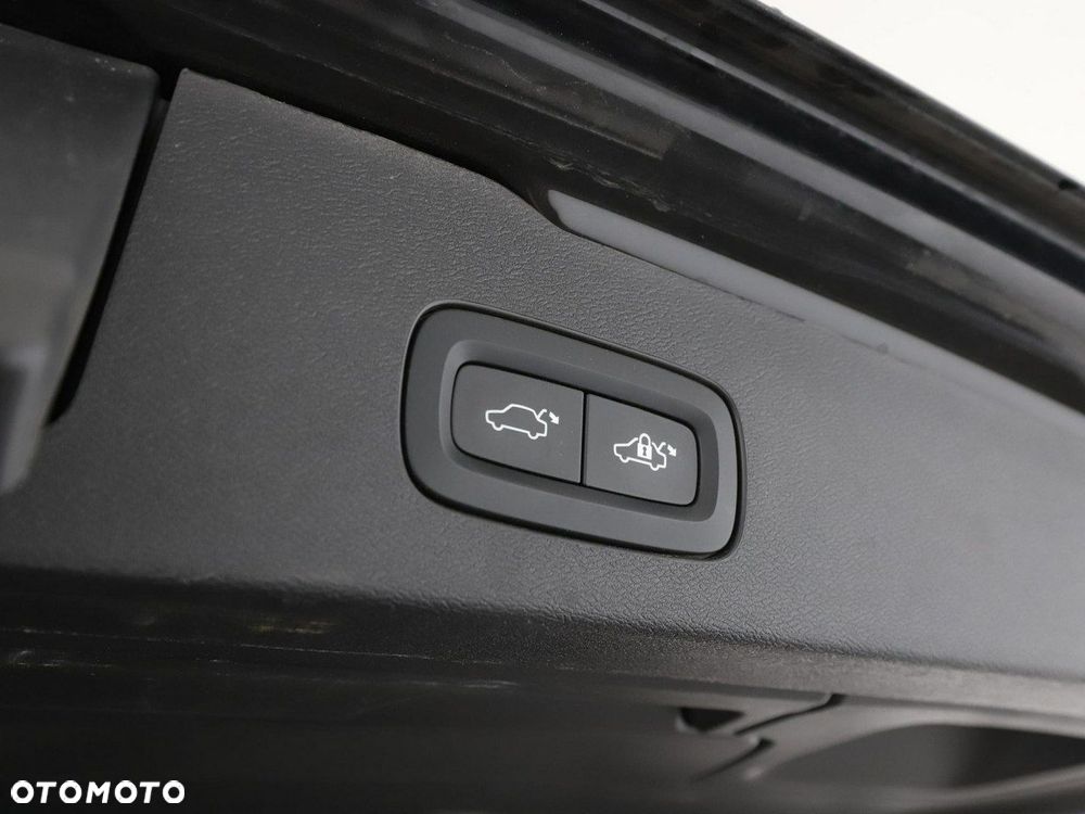 Volvo V60 B4 D Plus Dark - 41