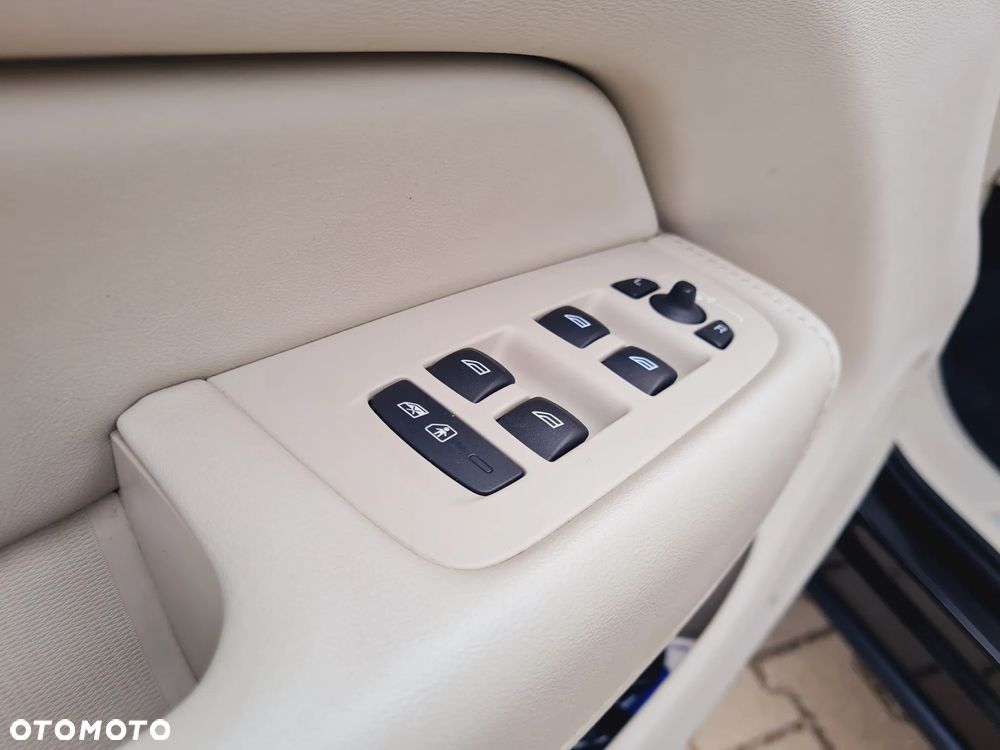Volvo XC 60 D5 AWD Inscription - 22