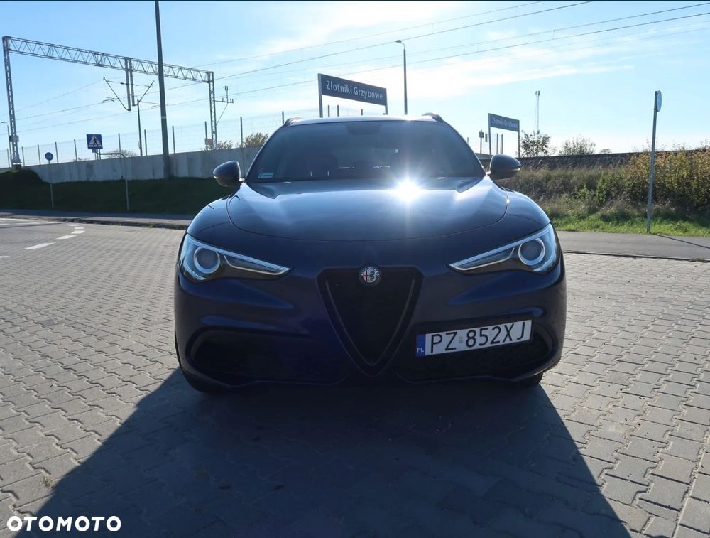 Alfa Romeo Stelvio 2.0 Turbo 16V AT8-Q4 Ti - 5
