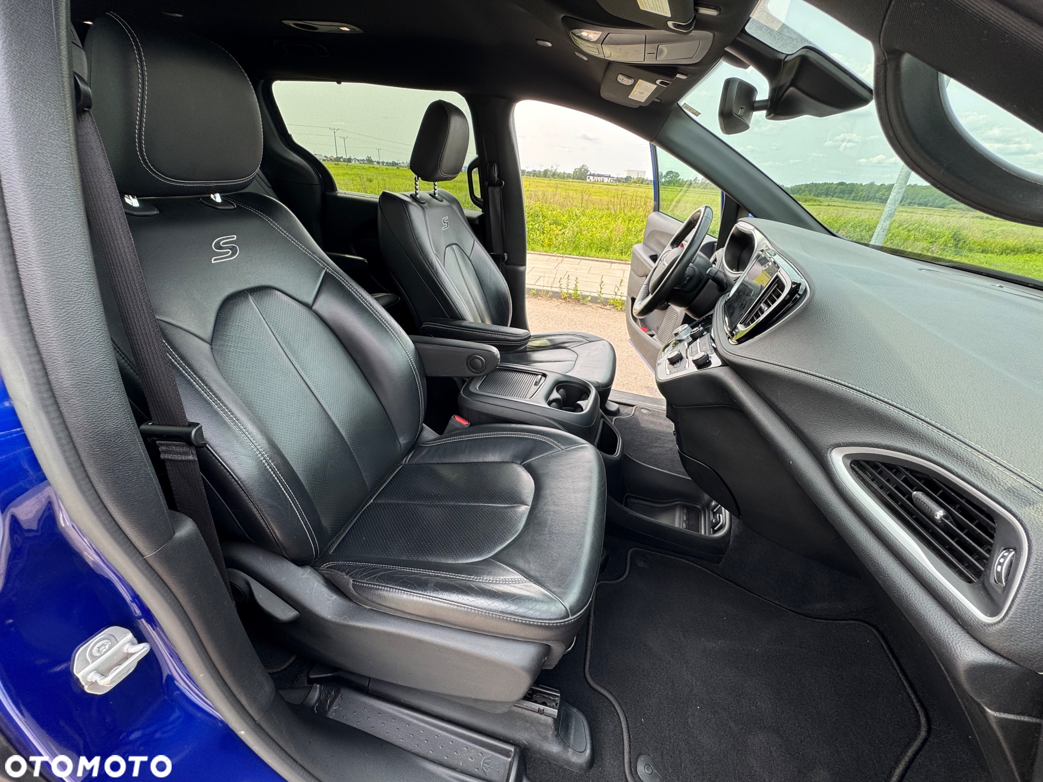 Chrysler Pacifica - 14