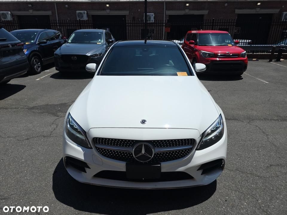 Mercedes-Benz Klasa C 300 4Matic 9G-TRONIC AMG Line - 2