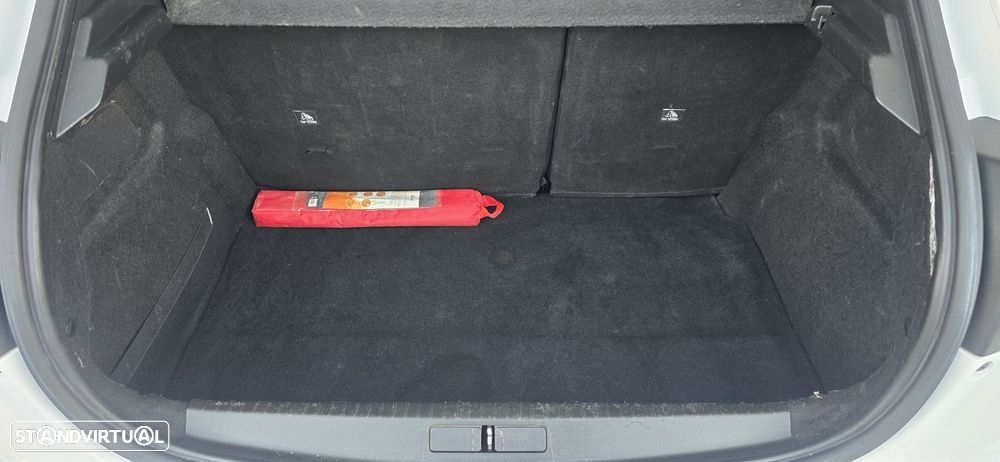 Peugeot 208 BlueHDi 100 Allure - 25