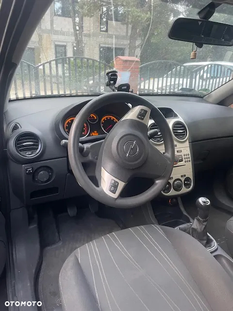 Opel Corsa 1.4 16V - 12