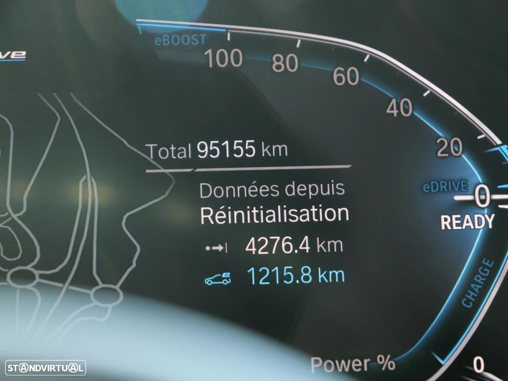 BMW 330 e Pack Desportivo M Auto - 17