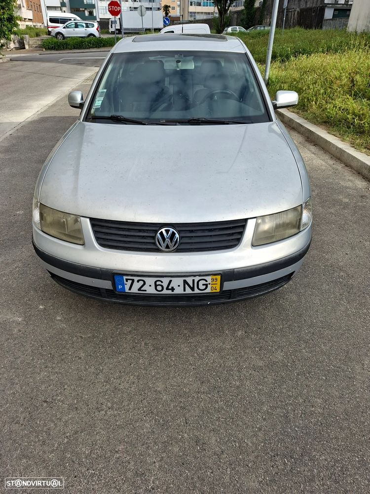 VW Passat 1.9 TDi Confortline - 2