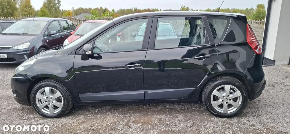 Renault Scenic 1.6 16V 110 Authentique - 11