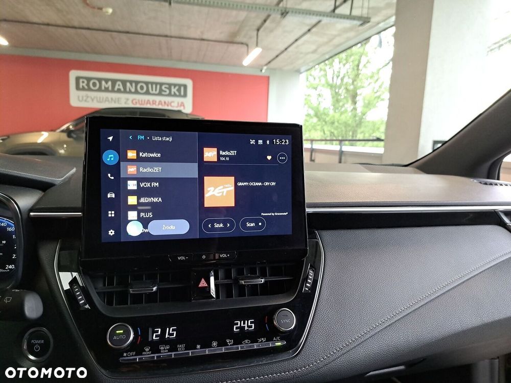 Toyota Corolla 1.8 Hybrid Style - 17