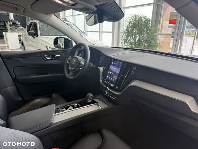 Volvo XC 60 B5 B AWD Plus Dark - 14