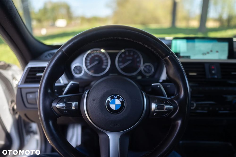 BMW Seria 3 340i xDrive Edition M Sport Shadow - 26