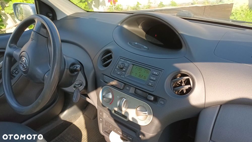 Toyota Yaris 1.0 Base - 7
