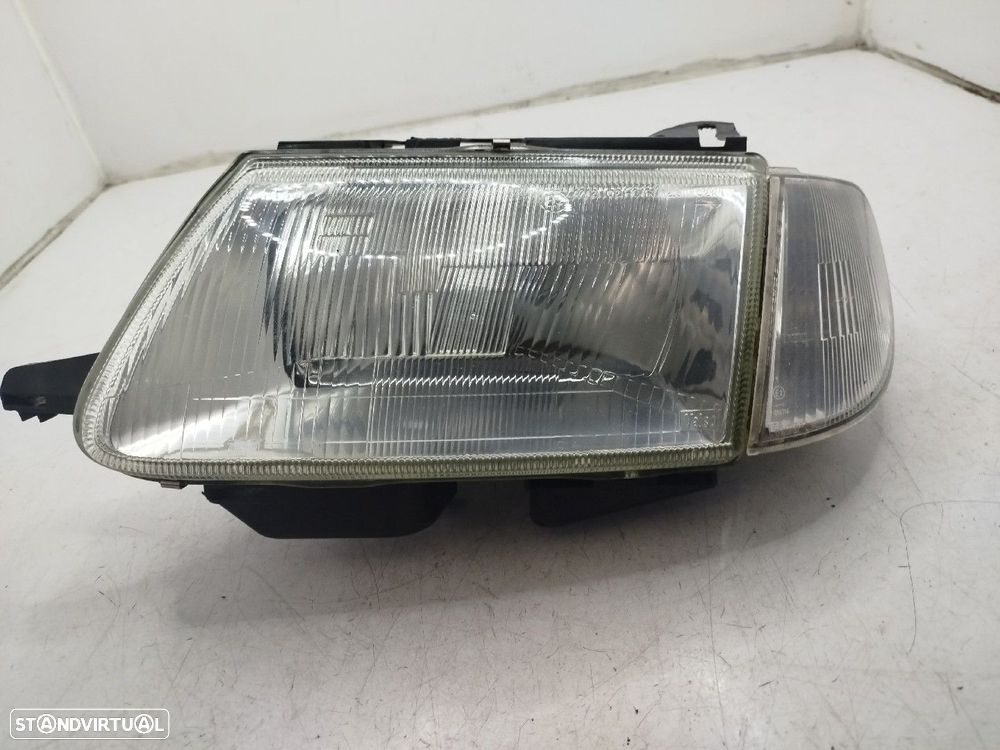 Farol/ Otica Dianteiro Esq Citroën Saxo (S0, S1)