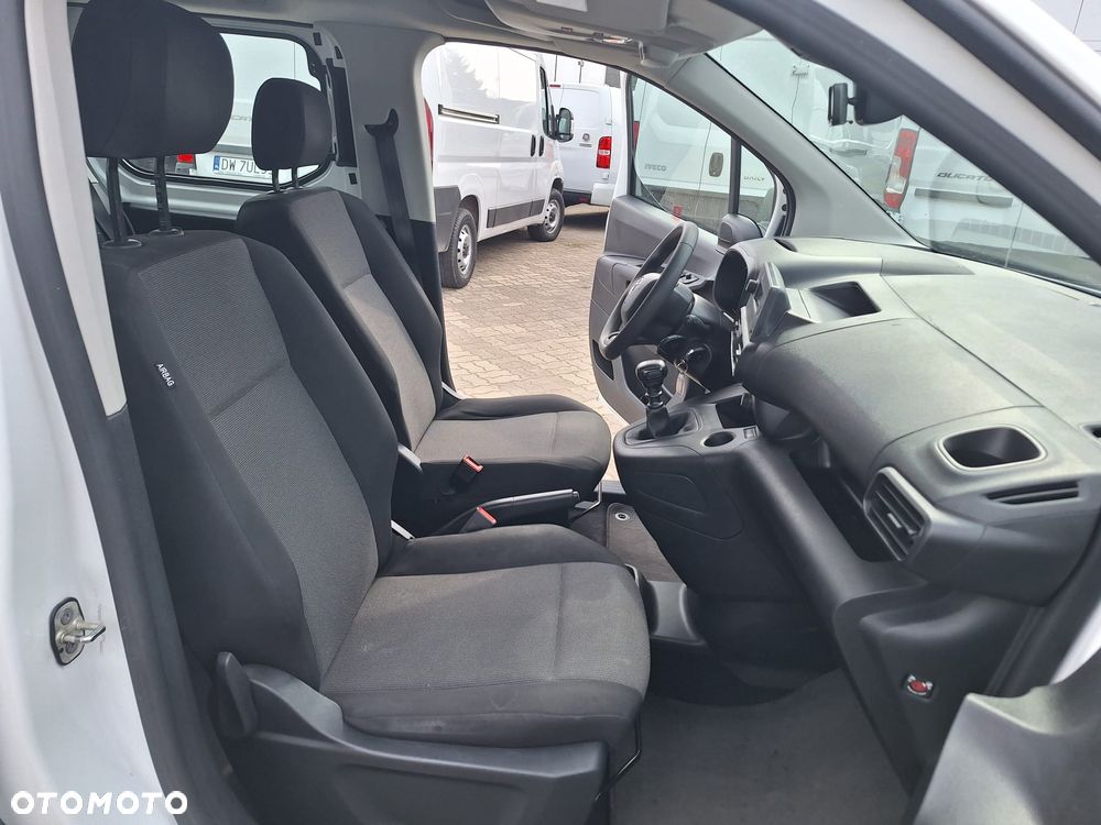 Toyota Proace City Verso 5 osobowy 1,5 diesel - 19
