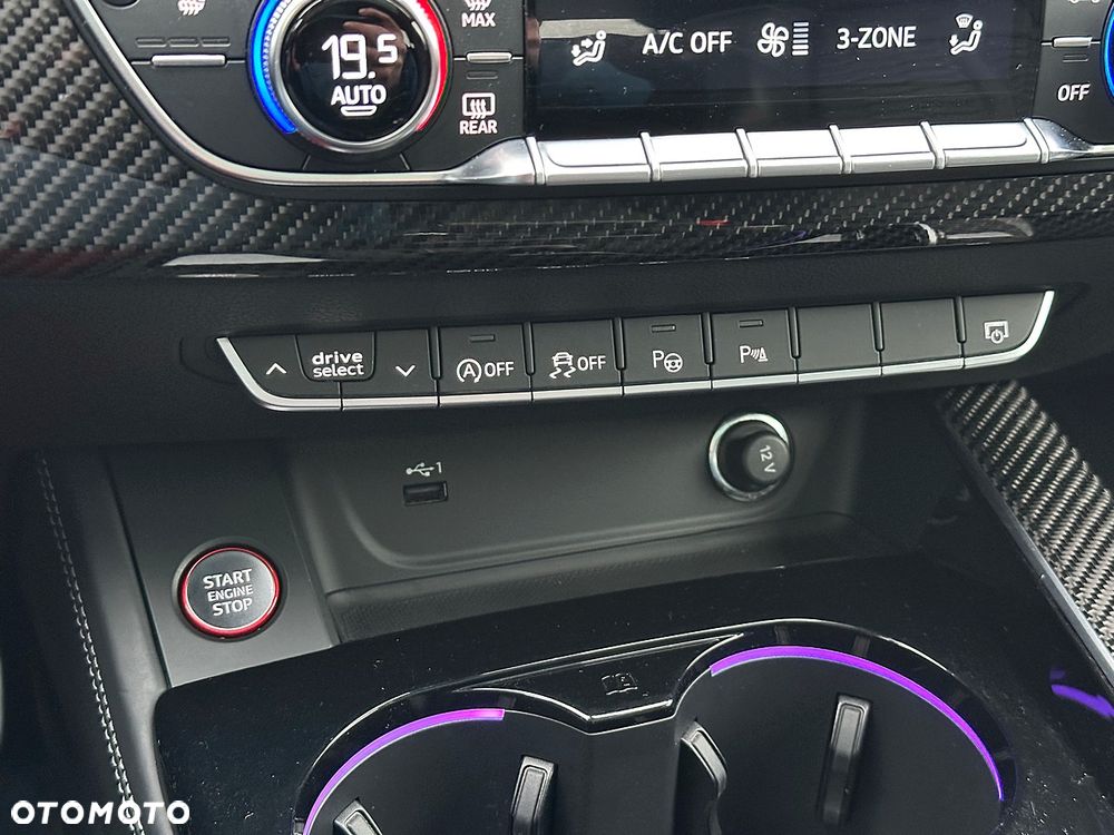 Audi RS4 Limousine - 25