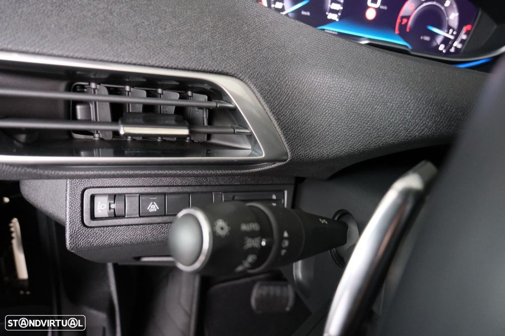 Peugeot 3008 1.2 PureTech Allure Pack EAT8 - 30