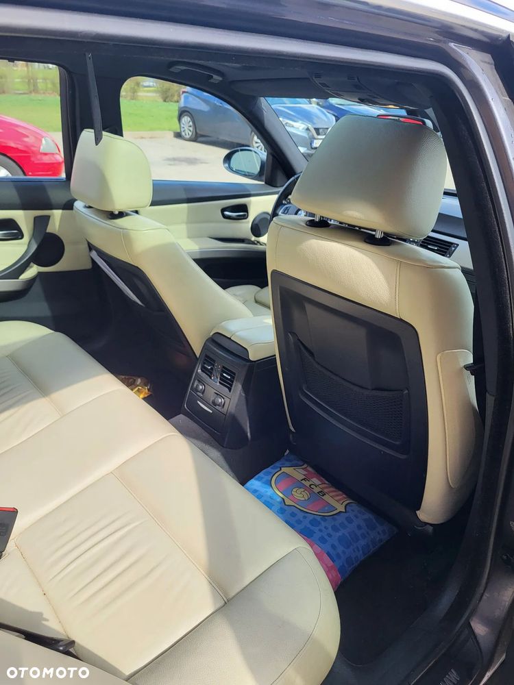 BMW Seria 3 330d - 12
