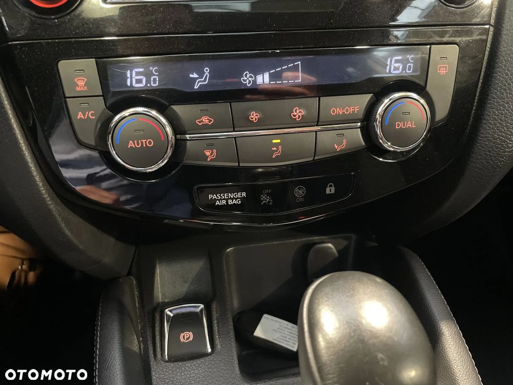 Nissan Qashqai 1.2 DIG-T Tekna Xtronic EU6 - 22