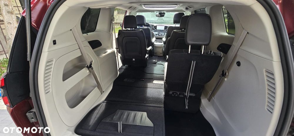 Chrysler Pacifica - 22
